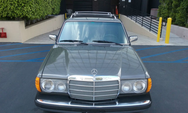 1982 Mercedes-Benz 300-Series - photo 10