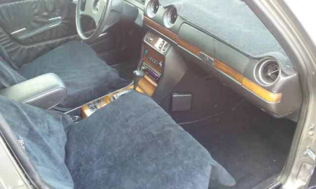 1982 Mercedes-Benz 300-Series - photo 12