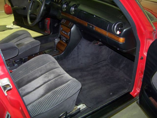 1982 Mercedes-Benz 300-Series 5 Door Station Wagon - photo 13