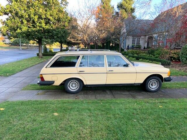1982 Mercedes-Benz 300-Series - photo 2