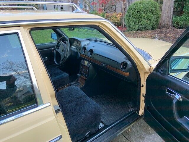 1982 Mercedes-Benz 300-Series - photo 6