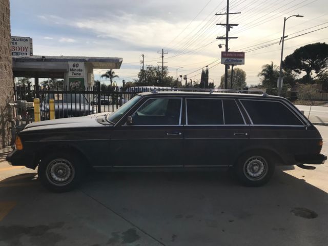 1982 Mercedes-Benz 300-Series - photo 2