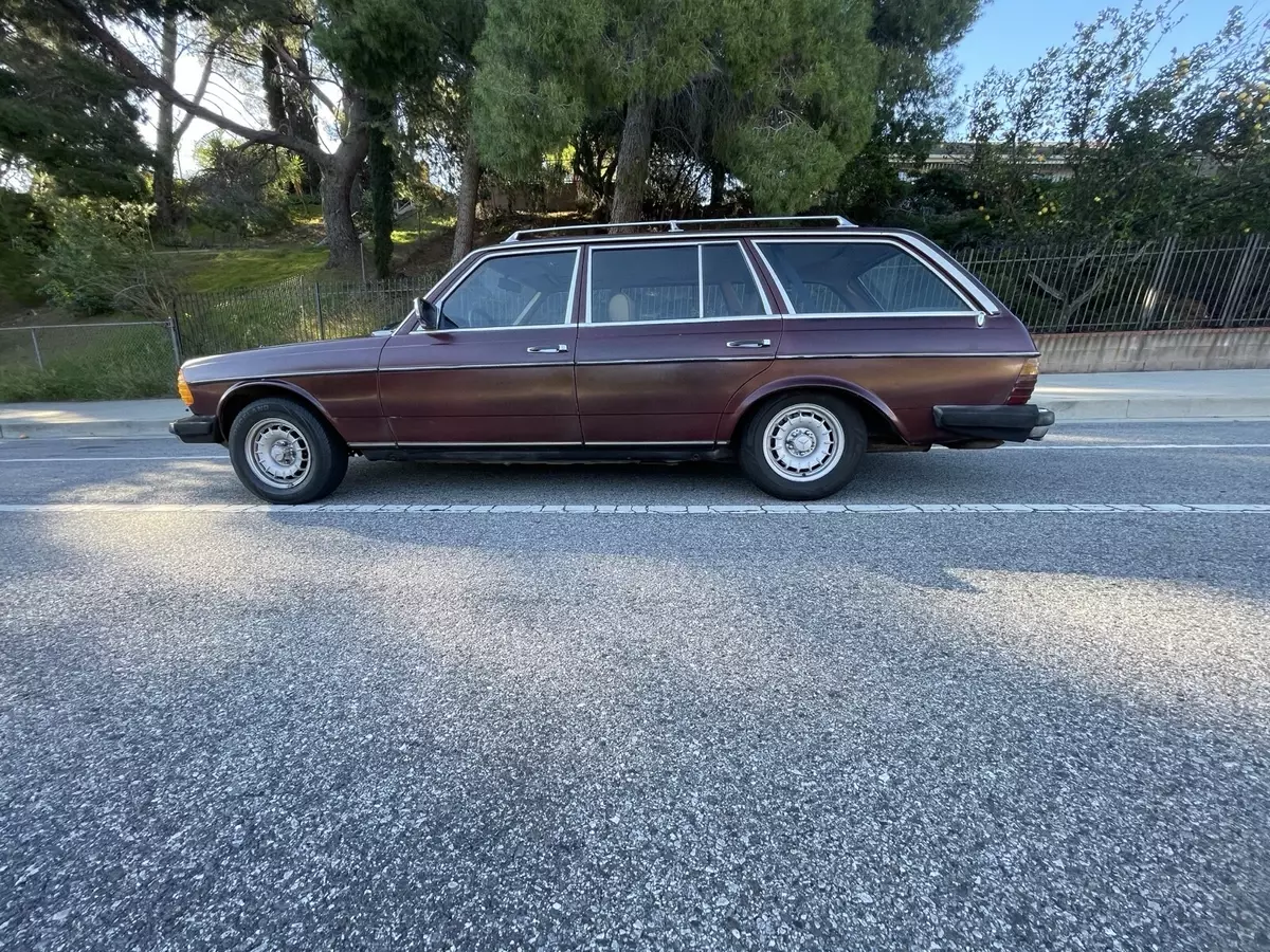 1982 Mercedes-Benz 300TD Wagon Red TDT 1982 Mercedes-Benz 300-Series TDT