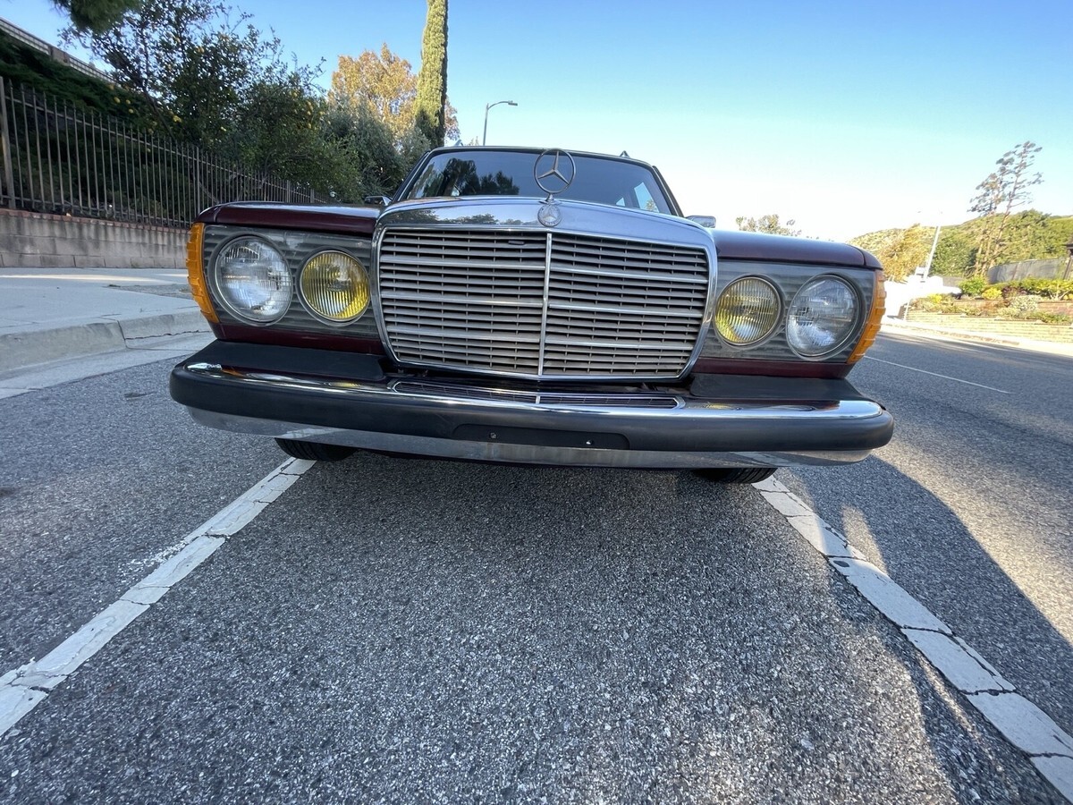 1982 Mercedes-Benz 300-Series TDT - photo 6