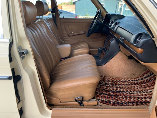 1982 Mercedes-Benz 300-Series Wagon - photo 13