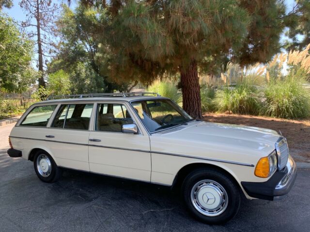 1982 Mercedes-Benz 300-Series Wagon - photo 2