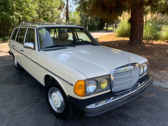 1982 Mercedes-Benz 300-Series Wagon - photo 3