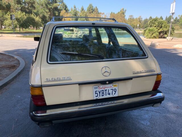 1982 Mercedes-Benz 300-Series Wagon - photo 5