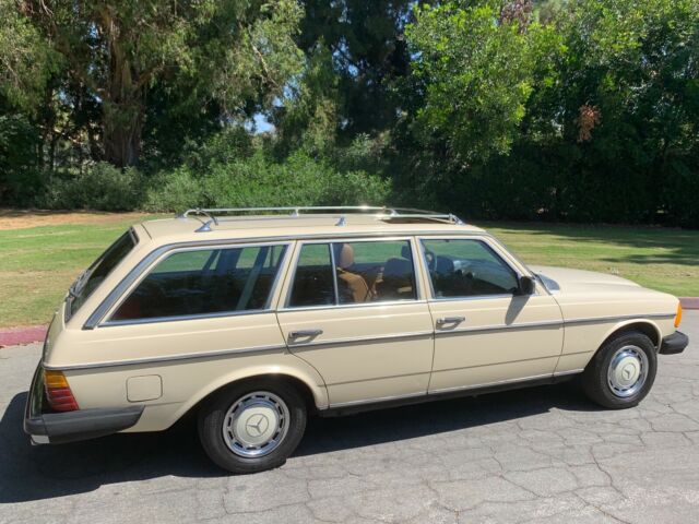 1982 Mercedes-Benz 300-Series Wagon - photo 8