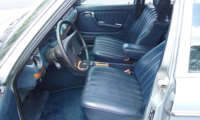 1982 Mercedes-Benz 300-Series - photo 10