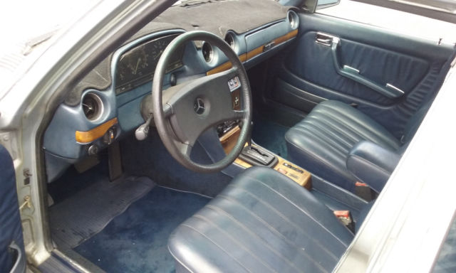 1982 Mercedes-Benz 300-Series - photo 9