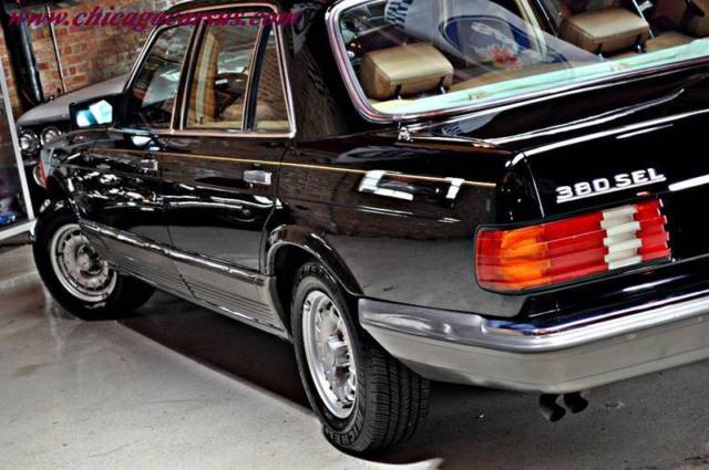 1982 Mercedes-Benz 300-Series Base Sedan 4-Door - photo 7