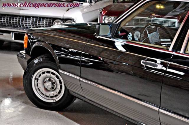 1982 Mercedes-Benz 300-Series Base Sedan 4-Door - photo 9