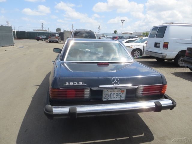 1982 Mercedes-Benz 300-Series 2 Dr Convertible - photo 2