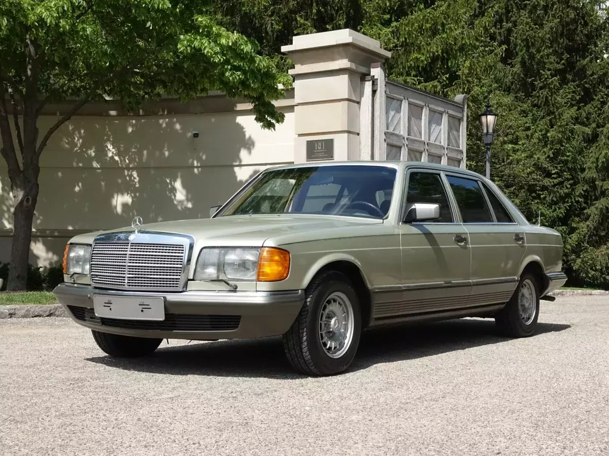 1982 Mercedes Benz 500 SEL W126 S-Class 1982 Mercedes-Benz 500-Series