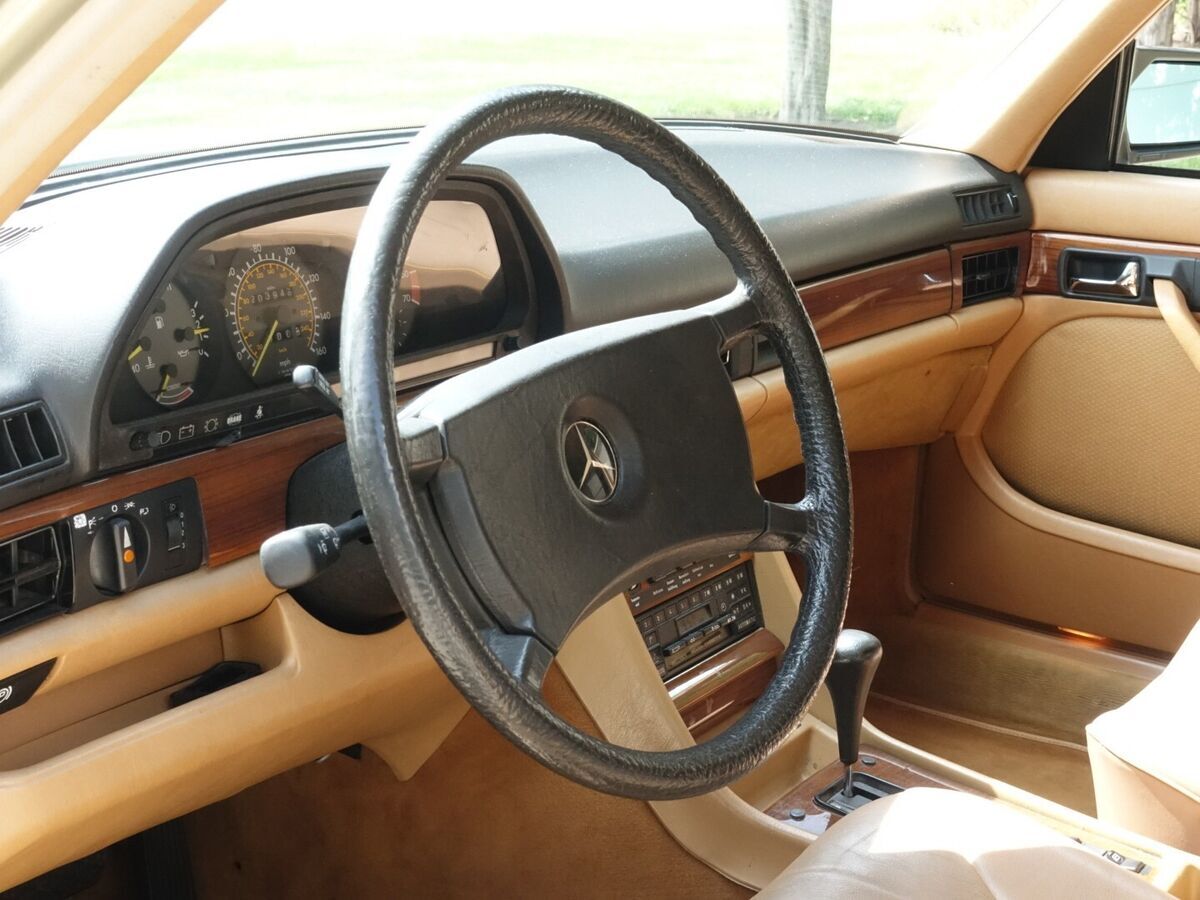 1982 Mercedes-Benz 500-Series - photo 12