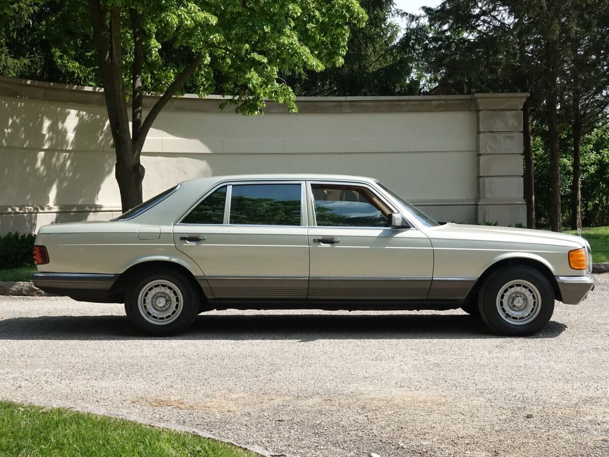 1982 Mercedes-Benz 500-Series - photo 3
