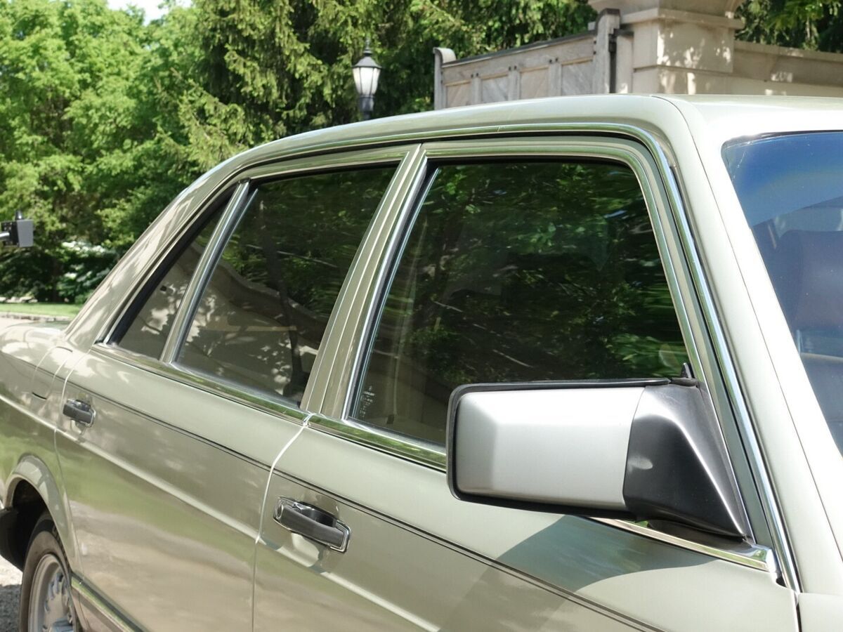 1982 Mercedes-Benz 500-Series - photo 6