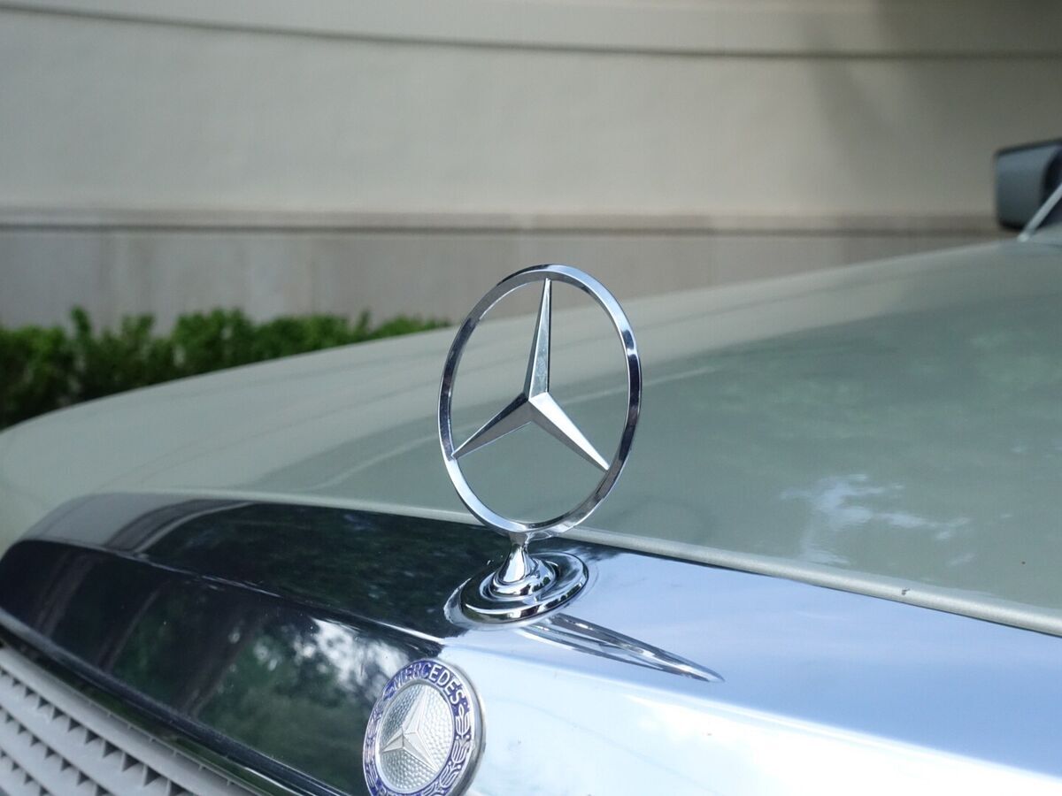 1982 Mercedes-Benz 500-Series - photo 9