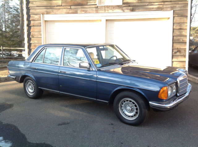 1980 Mercedes-Benz 200-Series - photo 2