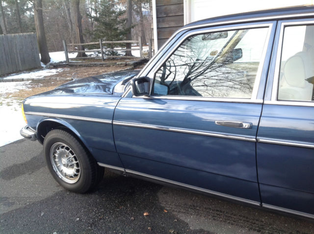 1980 Mercedes-Benz 200-Series - photo 8