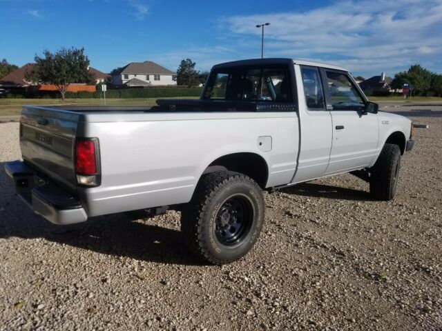 1982 Nissan Other Pickups King Cab - photo 2