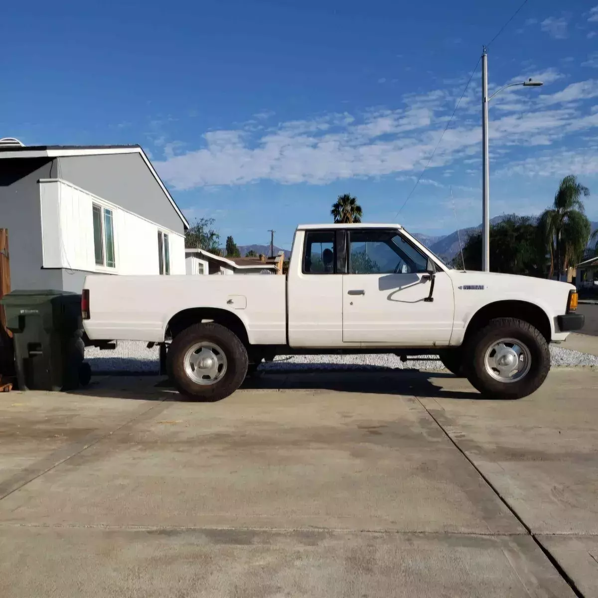 1982 Nissan Other Pickups White KING CAB 1982 Nissan Other Pickups KING CAB