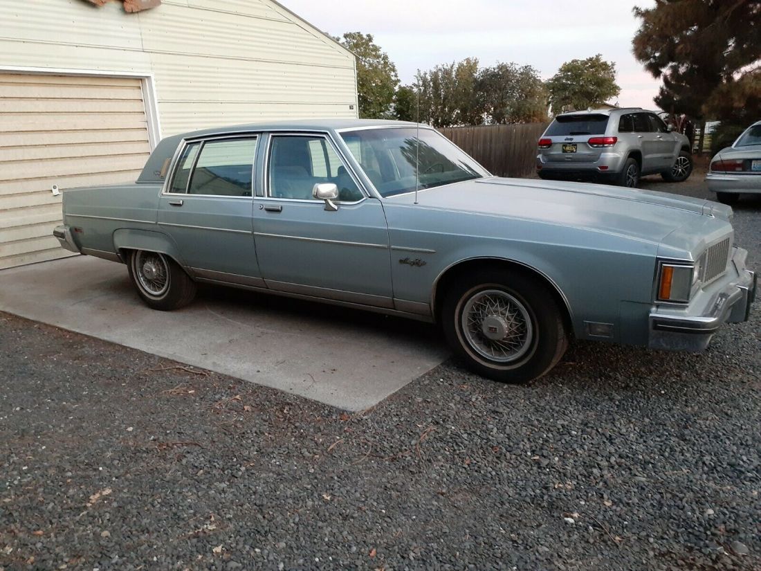 1982 Oldsmobile Ninety-Eight - photo 2