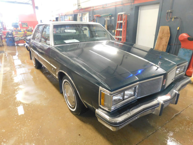 1982 Oldsmobile Delta Eight-Eight Royale T1263898 1982 Oldsmobile Eighty-Eight Royale