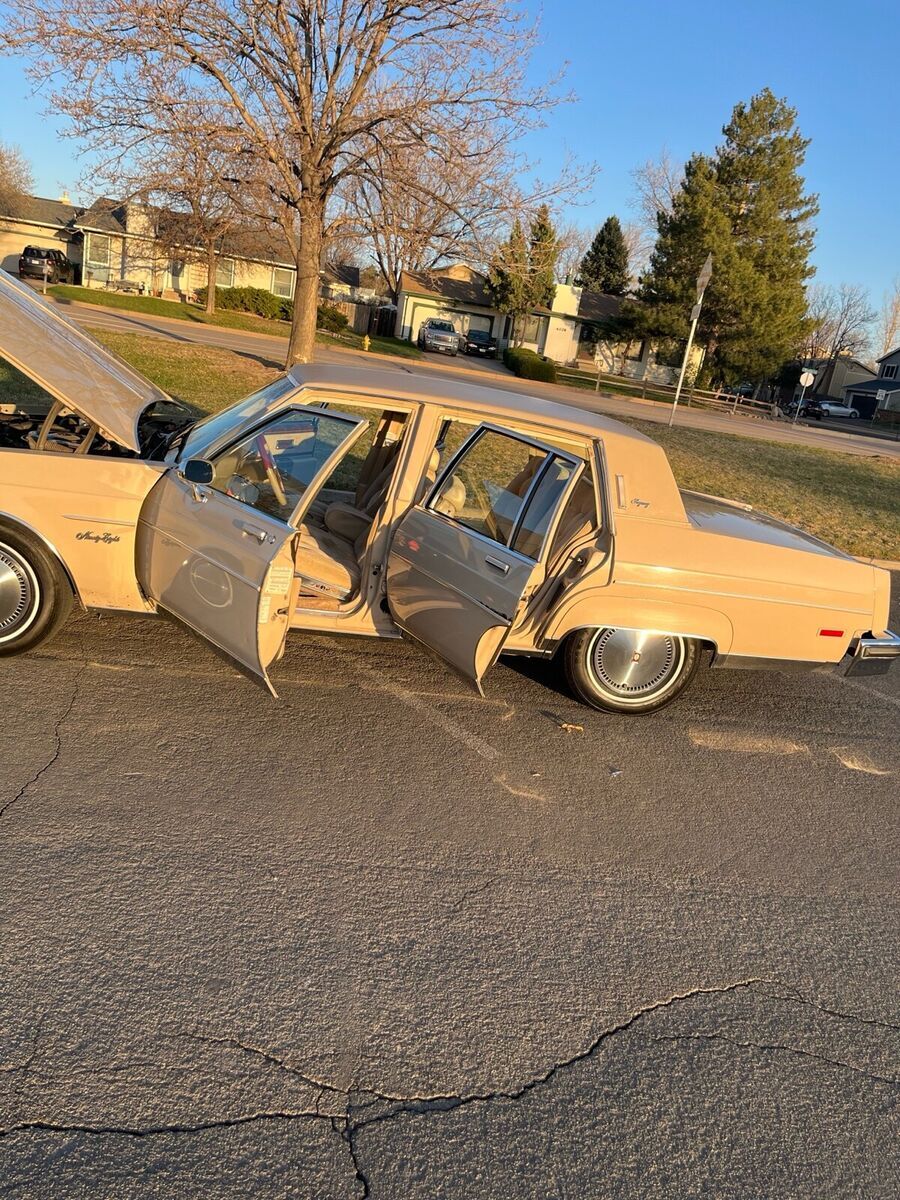 1982 Oldsmobile Eighty-Eight Brown RWD Automatic REGENCY 1982 Oldsmobile Eighty-Eight REGENCY