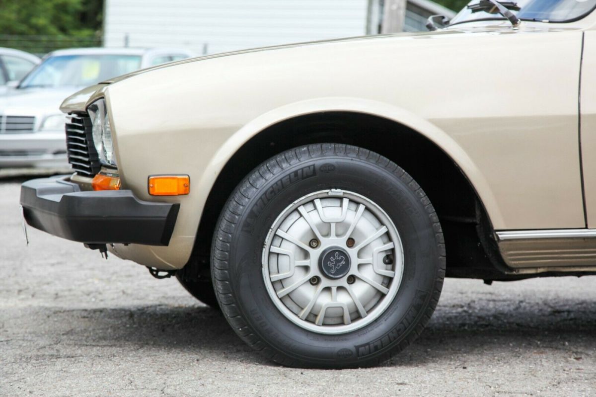 1900 Peugeot 504 - photo 10
