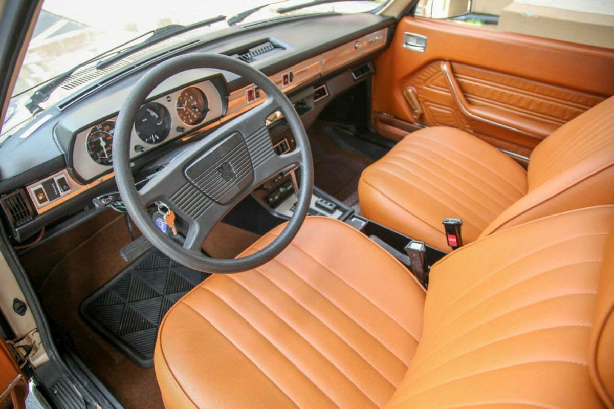 1900 Peugeot 504 - photo 11
