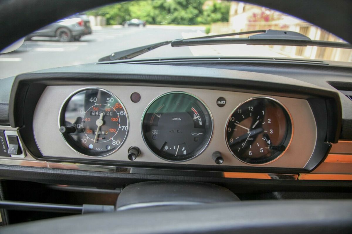 1900 Peugeot 504 - photo 13