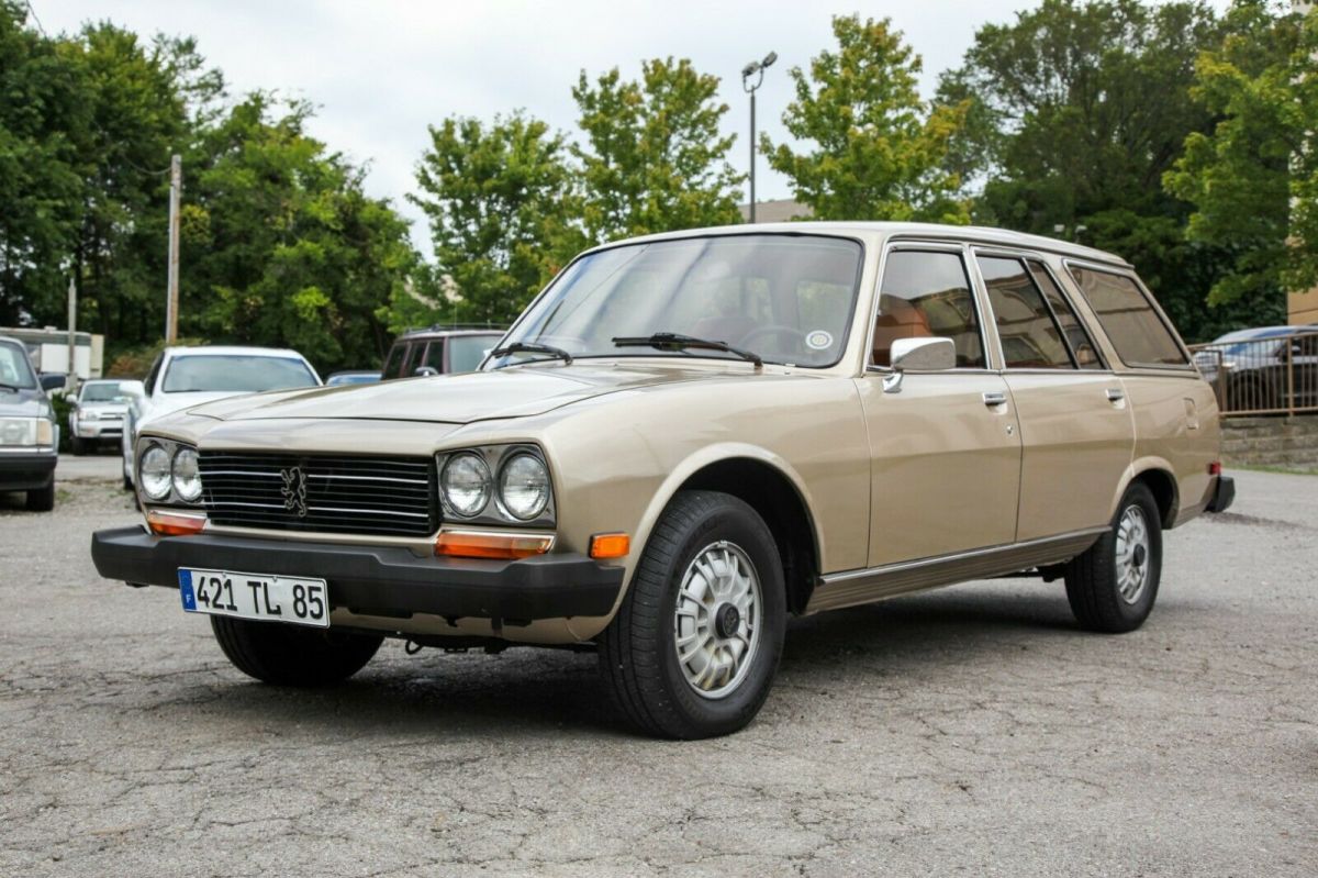 1900 Peugeot 504 - photo 3