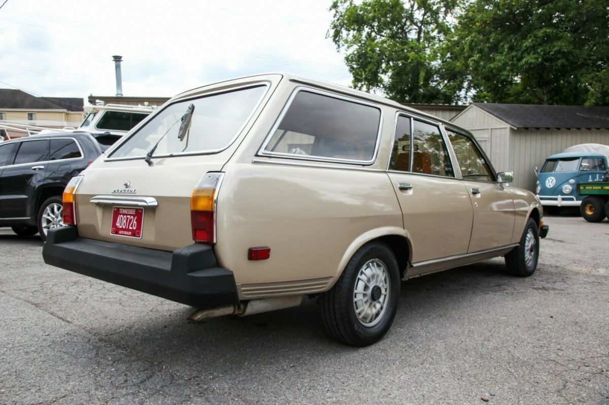 1900 Peugeot 504 - photo 6