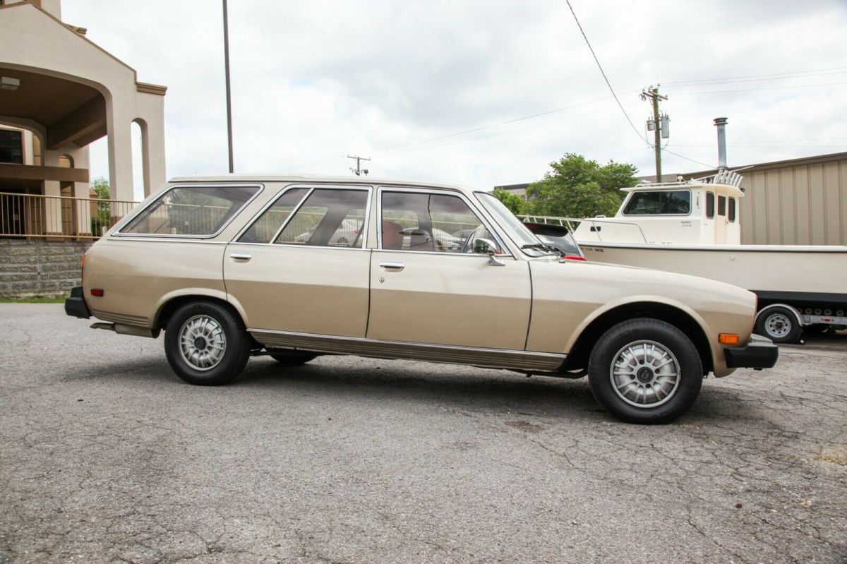 1900 Peugeot 504 - photo 7