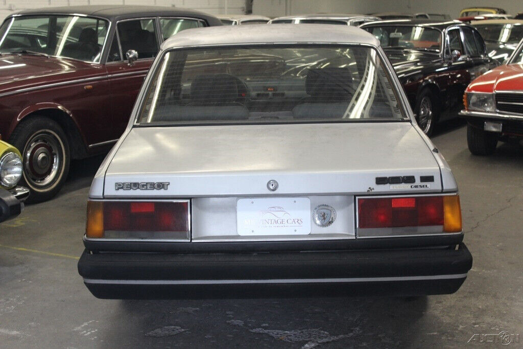 1982 Peugeot 505 Sunroof sedan - photo 6