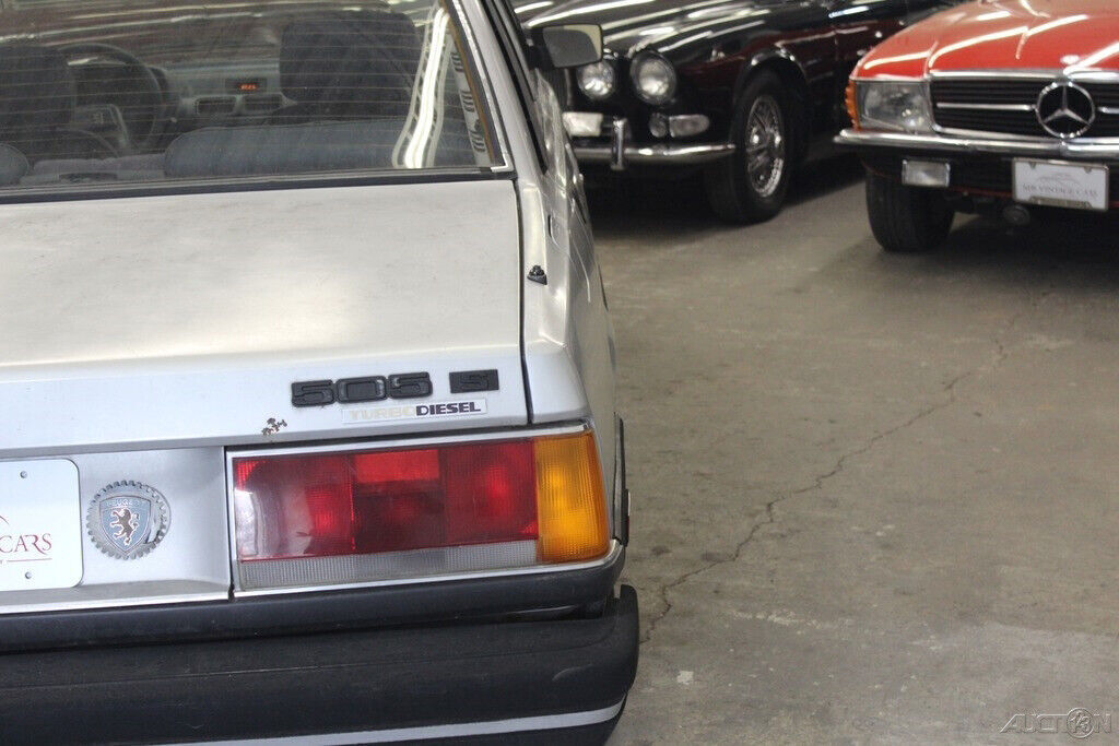 1982 Peugeot 505 Sunroof sedan - photo 7