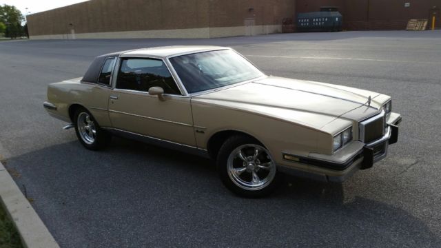 1982 Pontiac Grand Prix - photo 3