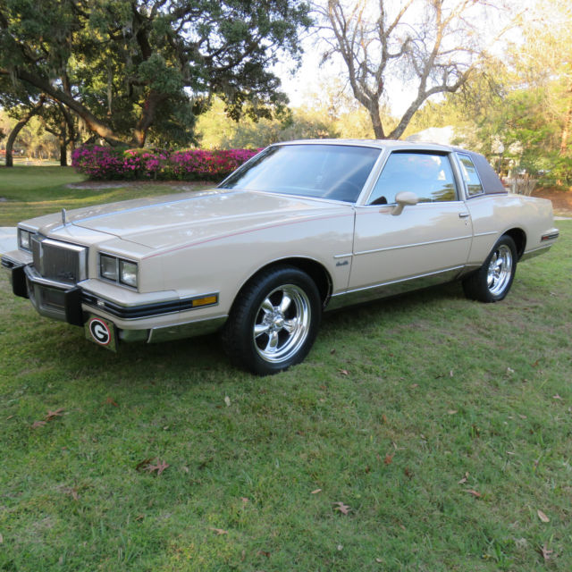 1982 Pontiac Grand Prix GRAND PRIX