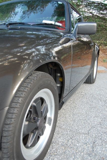 1982 Porsche 911 SC Targa Grey w. Red Only 46k miles 2 owner - photo 10