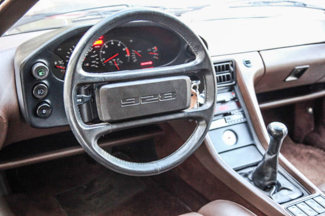1982 Porsche 928 5-Speed - photo 2