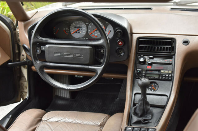 1982 Porsche 928 - photo 6