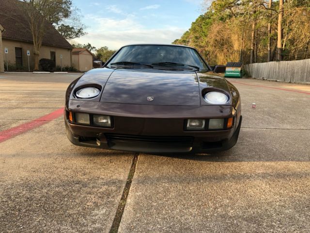 1982 Porsche 928 Base Coupe 2-Door - photo 2