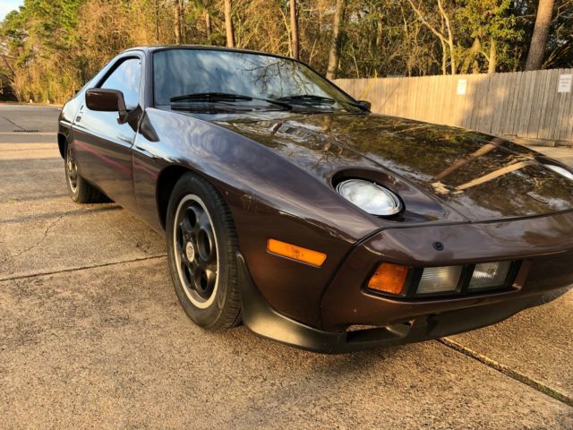 1982 Porsche 928 Base Coupe 2-Door - photo 3