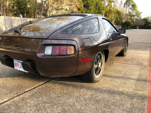 1982 Porsche 928 Base Coupe 2-Door - photo 5