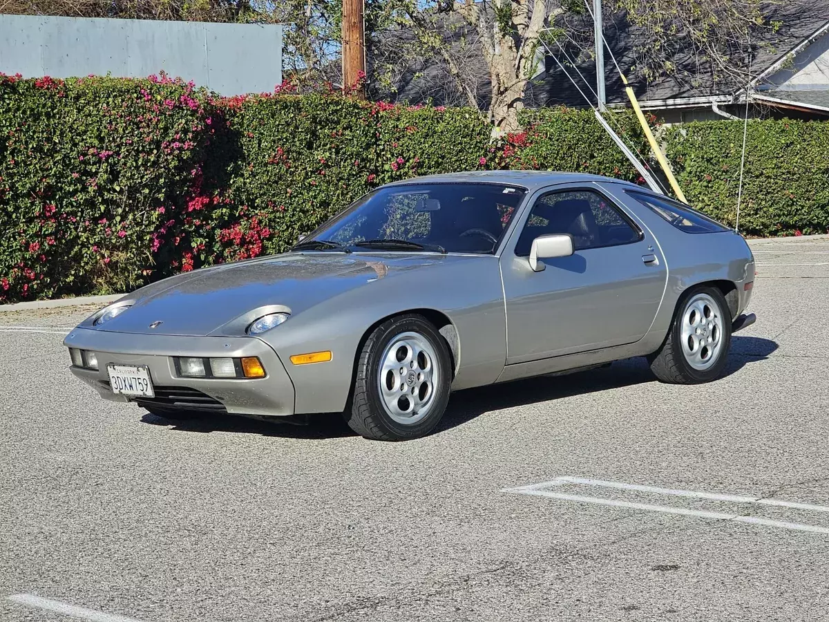 1982 Porsche 928 Coupe Grey 1982 Porsche 928