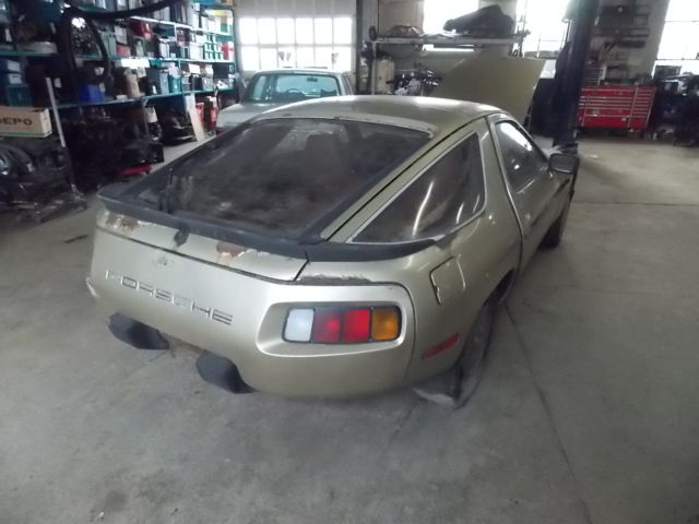 1982 Porsche 928 928 5 speed Manual - photo 8