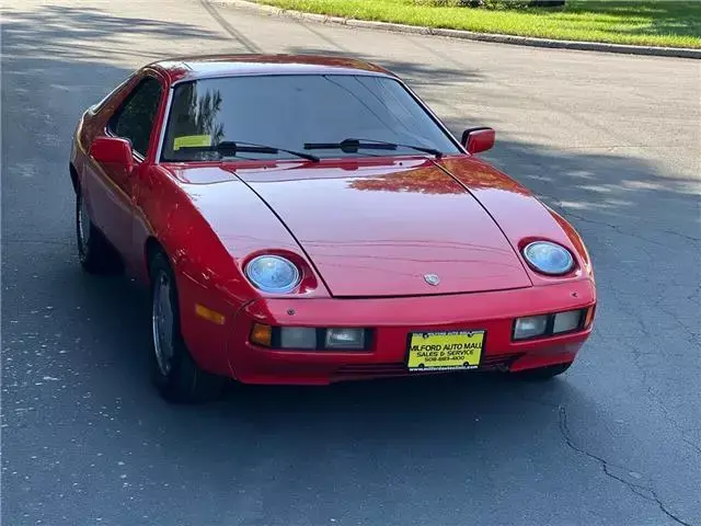 1982 Porsche 928 Red 8 Cylinder Engine 118,610 Miles 1982 Porsche 928