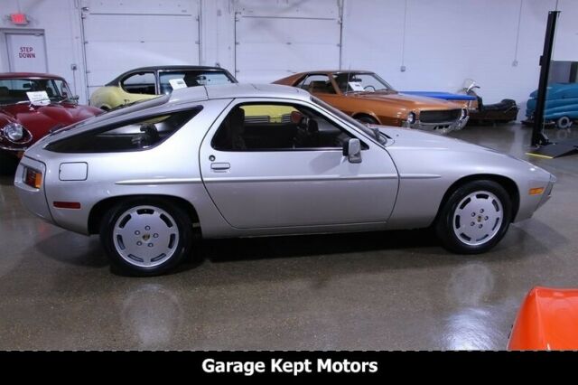 1982 Porsche 928 -- - photo 11